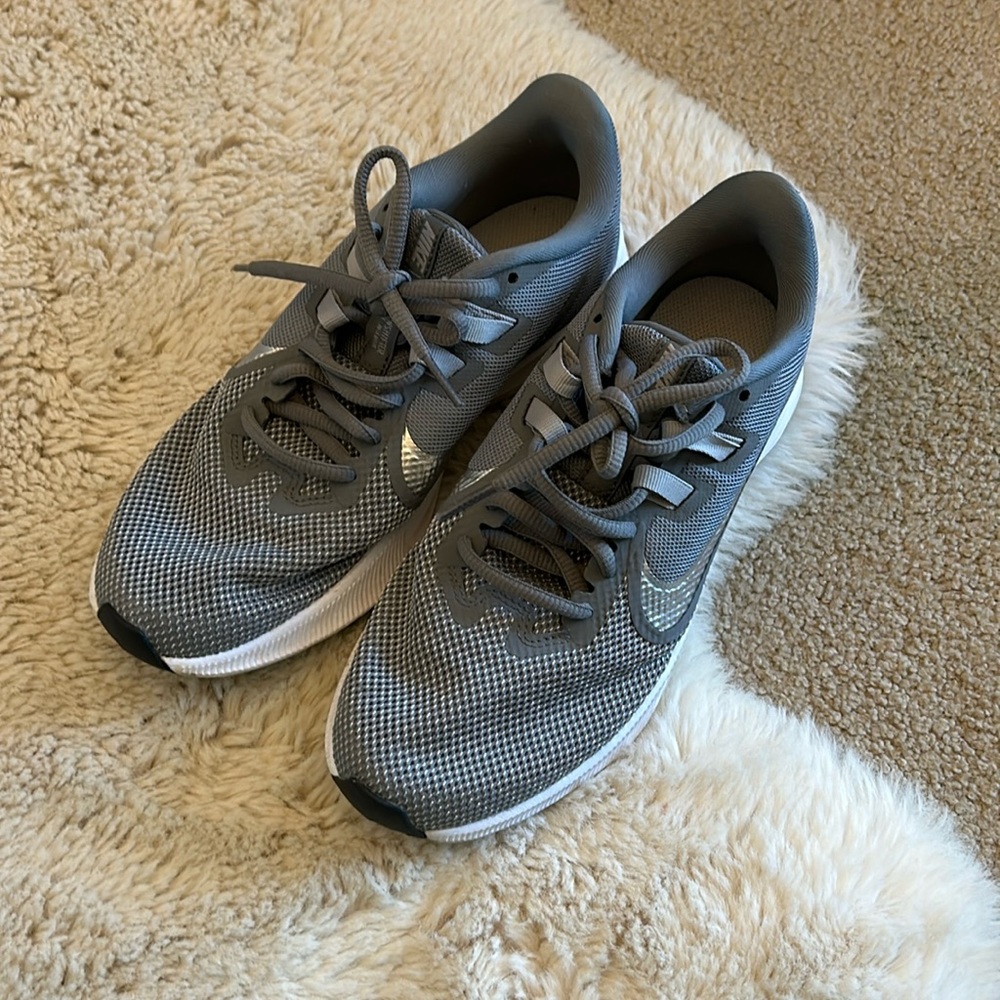 Nike Gray Running Shoes Size 7
